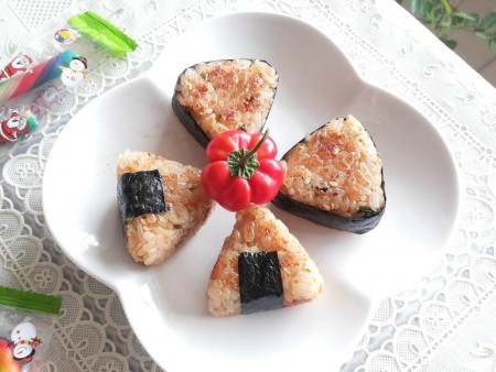 日本-鮭魚烤飯糰